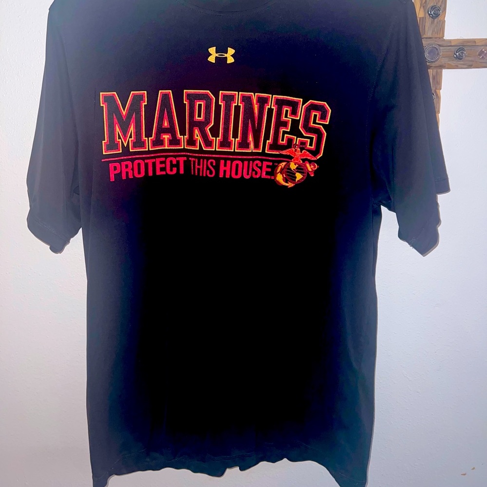 Medium Black Under Armor Marines Tee